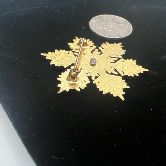 Chanel Snowflake Charm - Picture 6 of 7